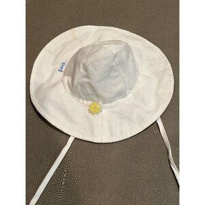 I Play White Newborn Sun Hat 0/6M Excellent Used Condition